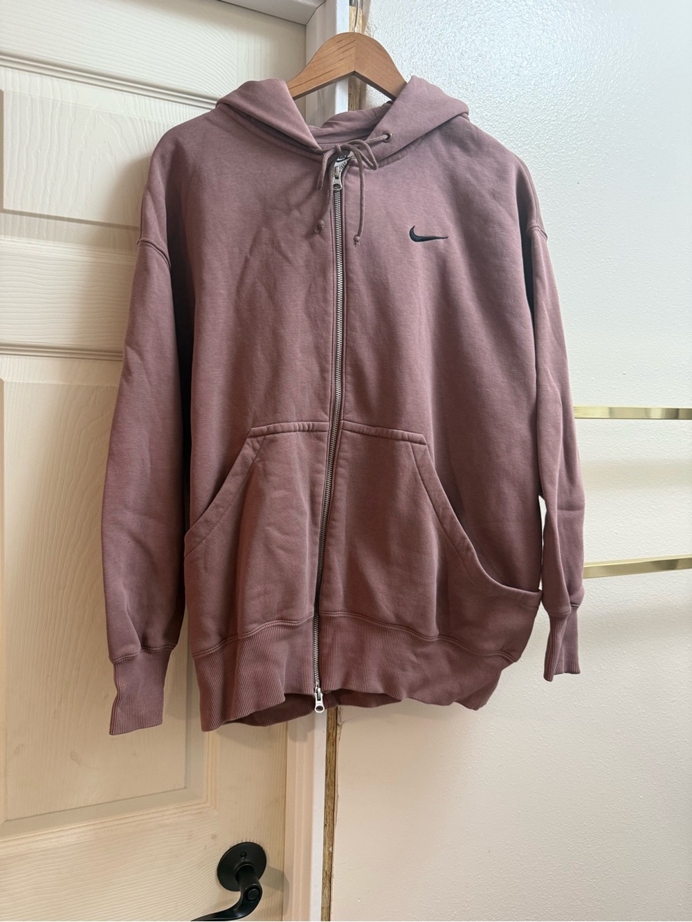 Nike Dusty Mauve Full-Zip Hoodie with Black Swoosh